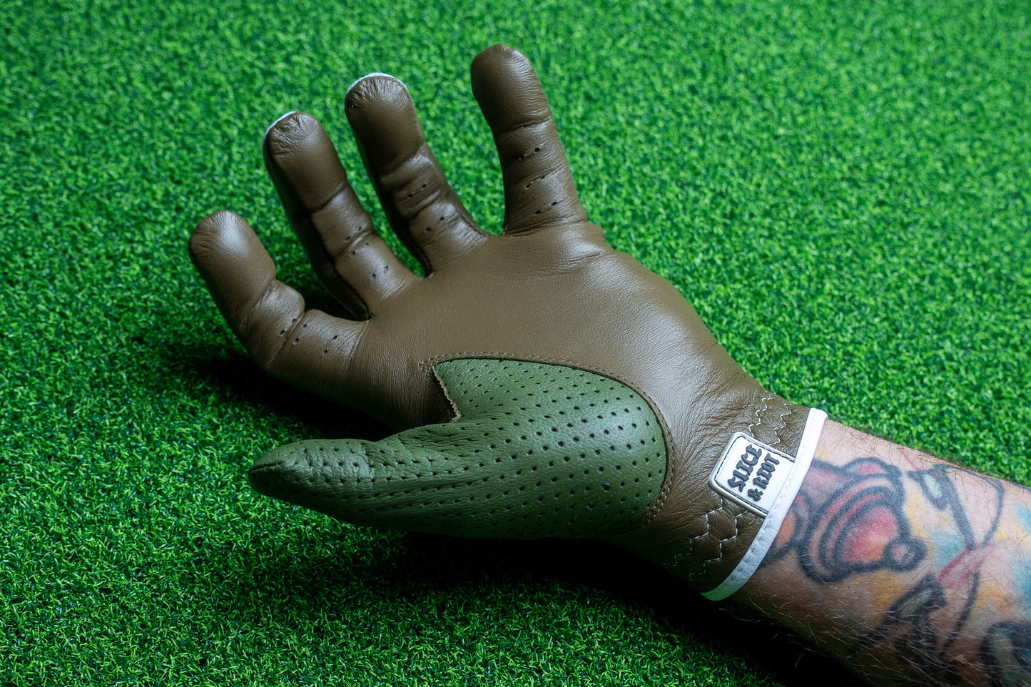 The Trophy Hunter Golf Glove